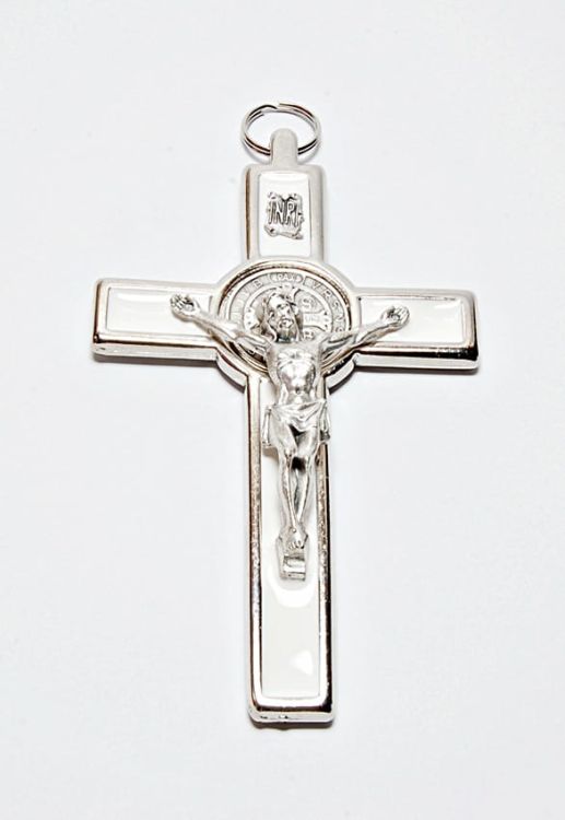 Krzyż św. Benedykta wiszący 12,5 cm biały e-religijne.pl