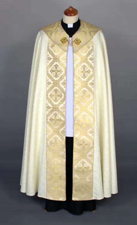 Pracownia krawiecka - Alba Plus - Poznań Kapa biała haftowana 2-097-11