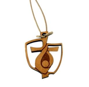 Wycinana w drewnie zawieszka na szyję z logo Światowych Dni Młodzieży - koszulki, kubki gadżety ŚDM, bogaty wybór, dobra cena- szybka dostawa.