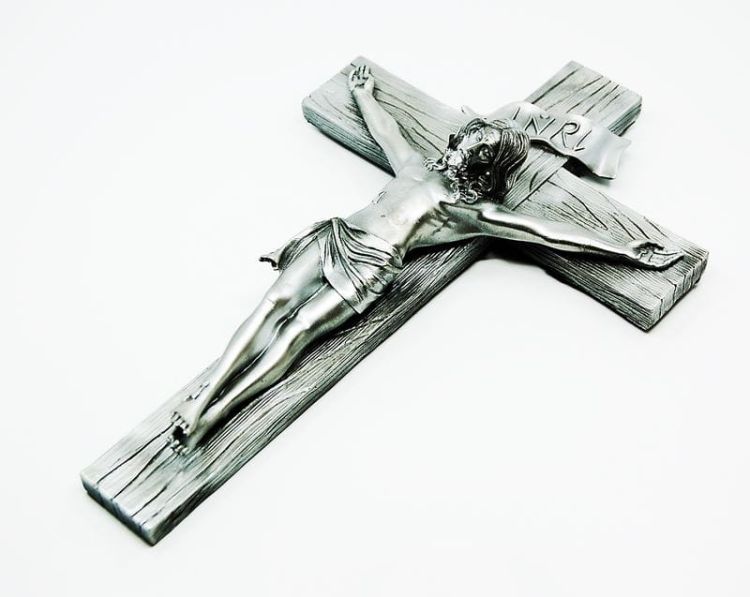 Krzyż do zawieszenia na ścianę 25 cm
