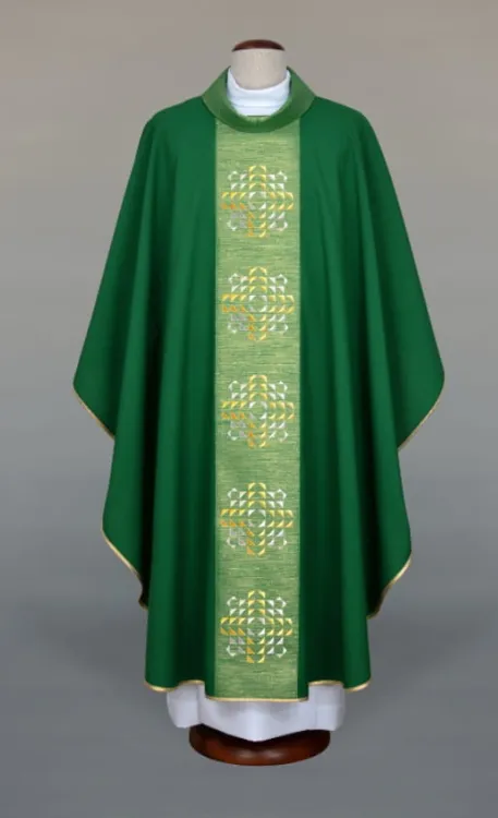 Ornat zielony z haftowanym pasem 1-364-33 ✤ okres zwykły w ciągu roku liturgicznego ✤ największy sklep z ornatami ✤ prezent dla parafii od dzieci