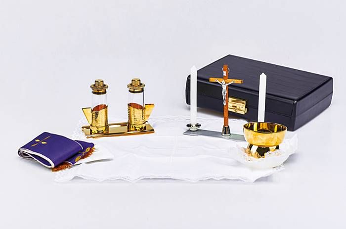 Zestaw "mały ksiądz" do odprawiania Mszy Świętej w podróży 912 sklep artykuly liturgiczne