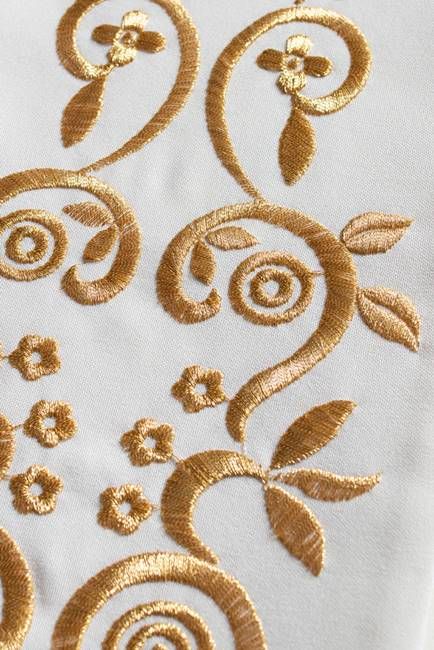 Bogato haftowana stuła dla kapłana na uroczystości Maryjne KST/056