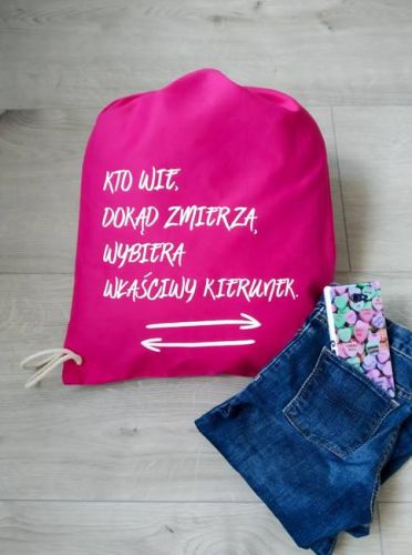 Worek - plecak chrześcijański "Kto wie dokąd zmierza ... "- fuksja sklep drzeworadosci.pl producent sklep upominki religijne