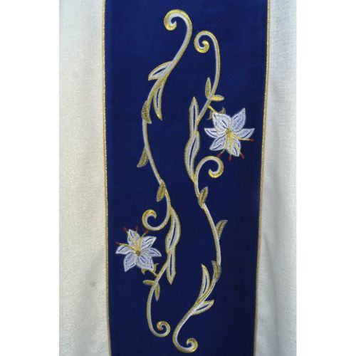 Ornat Maryjny z haftowanym pasem na nabożeństwa fatimskie K304