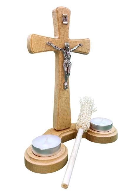 Zestaw do przyjęcia księdza po kolędzie- krzyż ze świecami i kropidłem KK001-J19cm - jak przebiega wizyta księdza?