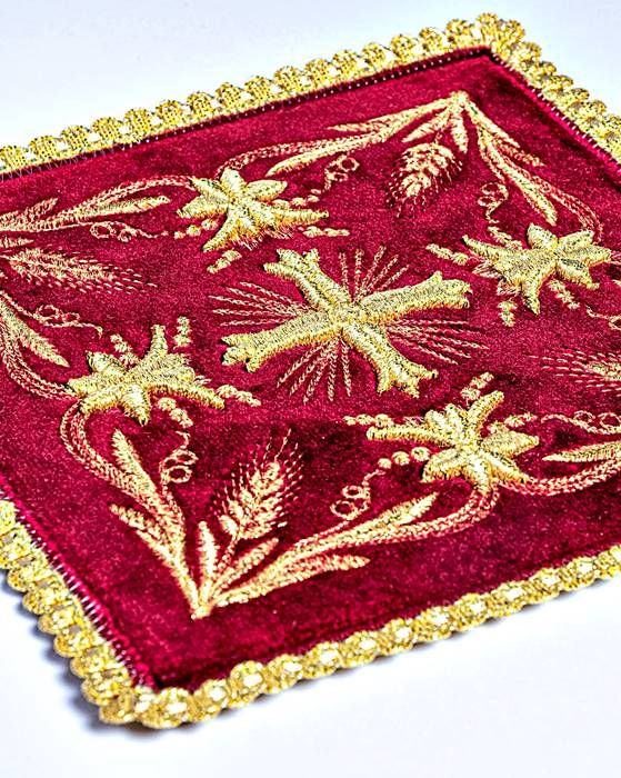 Bielizna kielichowa ołtarzowa haftowana bordowy aksamit KK/5001/C1