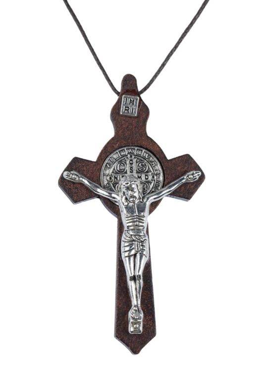 Krzyżyk świetego Benedykta na sznurku.jpg