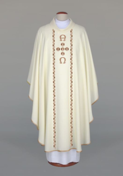 Ornat w kolorze białym zdobiony haftem z atłasową lamówką 1-397-1 sklep liturgiczny