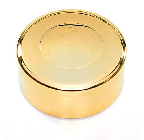 Duże pozłacane cyborium hostiarka z grawerem IHS, idealne do posługi chorym, o średnicy 7,4 cm sklep liturgiczny