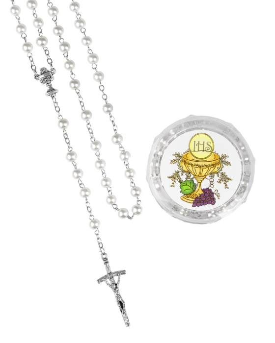 Biały różaniec komunijny z perłowymi koralikami 6mm w eleganckim pudełku, z medalem IHS i symbolami eucharystycznymi, przeznaczony dla dzieci przygotowujących się do I Komunii Świętej