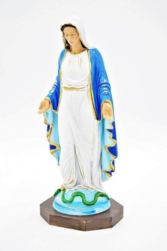 Figura Matki Bożej Niepokalanej (Łaskawej) stojącej na wężu, z rozłożonymi rękami, wysokość 21 cm.