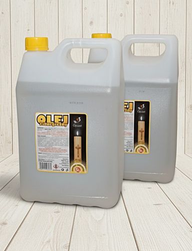 Kanister 5L z czystym, bezwonnym olejem liturgicznym do świec ołtarzowych na wkład. Widok z przodu.