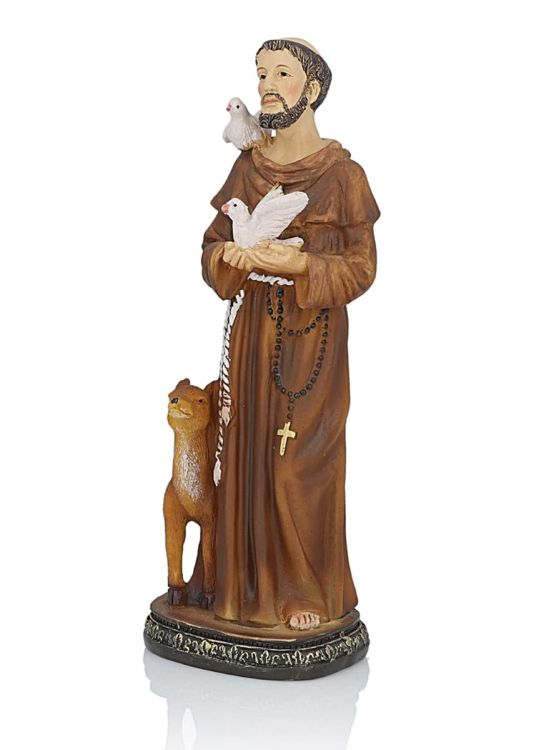 Profil figurki św. Franciszka w brązowym habicie z gołębiem na ramieniu i sarną
