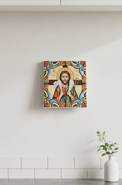 Obrazek Chrystus Dobry Pasterz ceramika reliefowa 12x12 cm fars.it zawieszony na ścianie