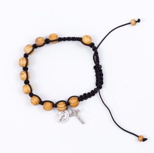 Różaniec bransoletka na rękę z krzyżykiem i medalikiem św. Benedykta BC560 Rożańce bransoletki sklep z różańcami dewocjonalia e-religijne.pl