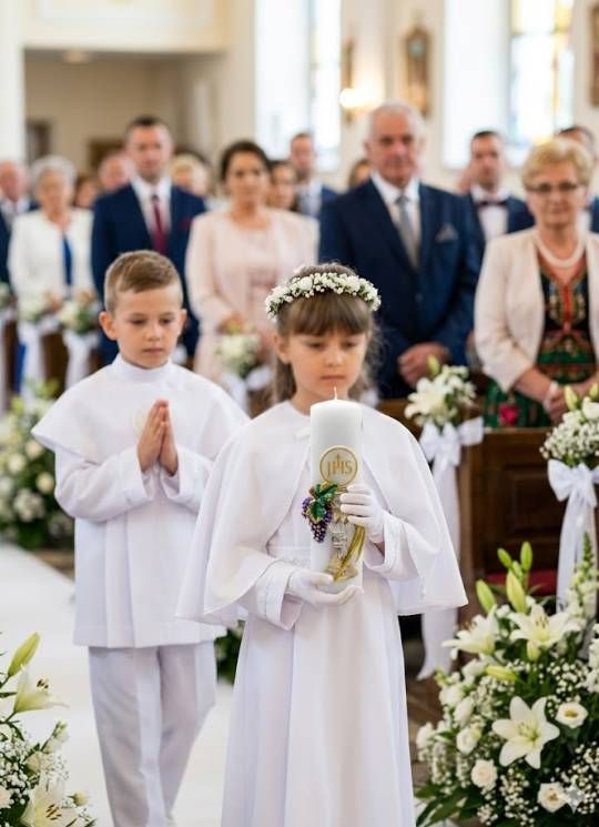 świeca liturgiczna I Komunia Święta procesja z darami aplikacja eucharystyczna woskowa kielich JHS winogrona kłosy pszenicy 7,5x20 cm biała