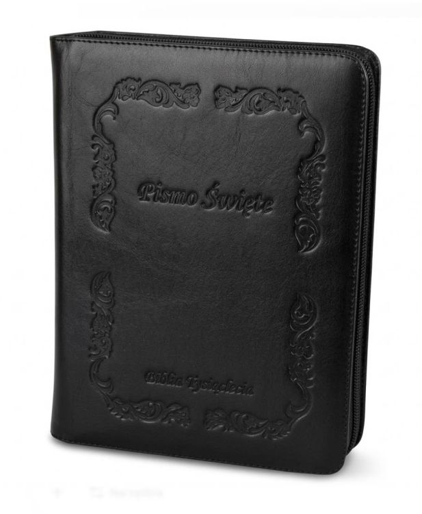 Biblia Tysiąclecia V wydanie czarna skóra ekologiczna z paginatorami i suwakiem 16x22 cm.
