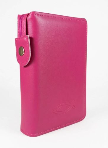 Malinowa okładka ze skóry ekologicznej na Biblię Tysiąclecia 16x22 cm z tłoczoną rybką ICHTYS, zamek błyskawiczny i zatrzask na grzbiecie