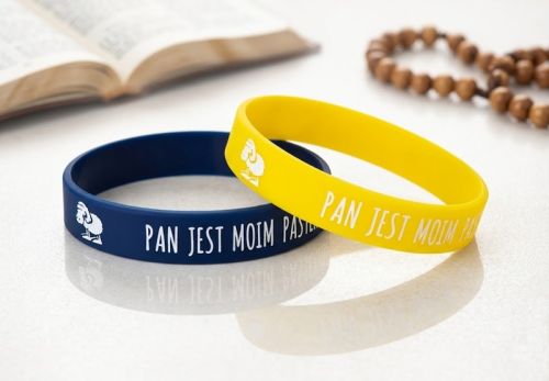 Granatowa silikonowa opaska na nadgarstek z białym napisem Pan jest moim Pasterzem i grafiką owieczki