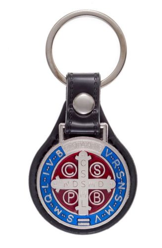 Księgarnia chrześcijańska sklep z dewocjonaliami Brelok religijny z medalem św. Benedykta K5004