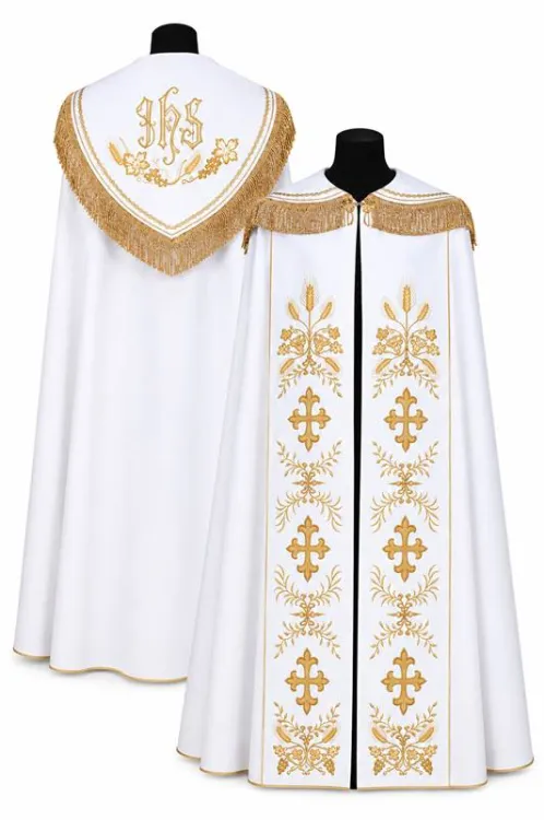 Kapa liturgiczna biała ASGA z haftowanymi pasami eucharystycznymi — widok z przodu na manekinie