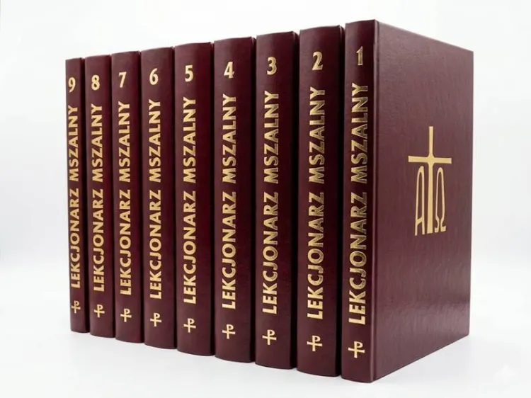 Komplet Lekcjonarzy mszalnych tomy 1–9 format A4 oprawa płócienna bordowa Pallottinum drugie wydanie