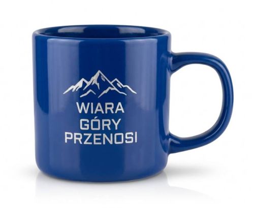 Niebieski ceramiczny kubek z grawerowanym napisem „Wiara góry przenosi" i grafiką gór