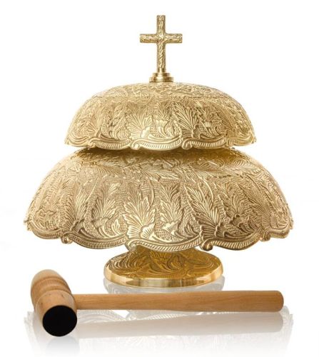 Gong liturgiczny dwutonowy z mosiądzu 33 cm z dwiema zdobionymi czaszami i drewnianym młotkiem – model P135