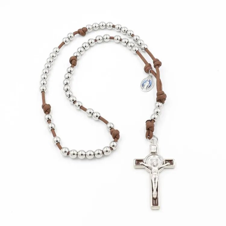 Różaniec Wojownika Maryi TOPAZ na brązowym paracordzie – stalowe paciorki, medalik Maryi i krzyż św. Benedykta