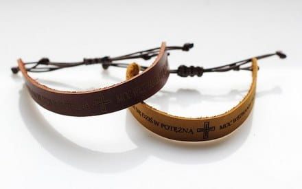 Pancerz św. Patryka. "Słowa mocy", które dają ochronę (książka + ciemna bransoletka) - Henryk Bejda e-religijne.pl