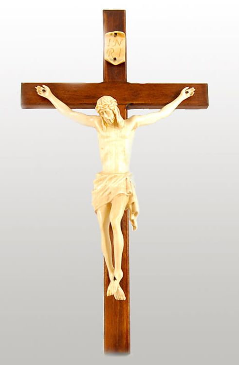 Krzyż drewniany rzeźbiony 44 cm do zawieszenia