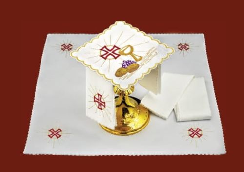 Bielizna kielichowa z motywem Eucharystycznym. 