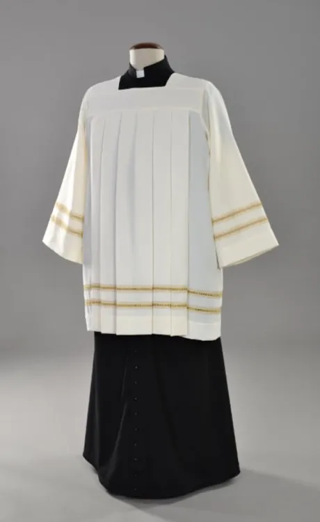 Szaty liturgiczne: Komża kapłańska ecru z ozdobnym haftem 5-152-1 sklep dla księży