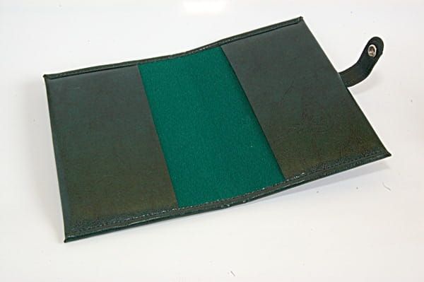 Okładka na Oremus zapinana ciemna zieleń e-religijne.pl