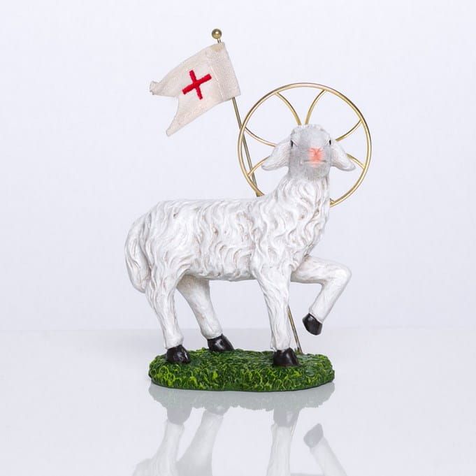 Figurka Baranek Wielkanocny na stół do koszyczka ze święconką - wysokość 12 cm. Dewocjonalia sklep e-religijne.pl księgarnia katolicka