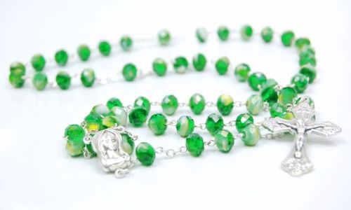 Różaniec kryształki zielone e-religijne.pl
