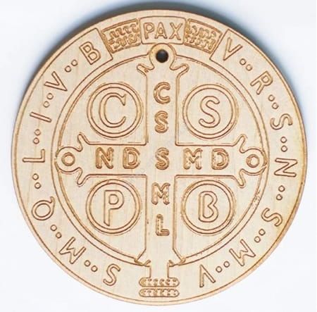 Medal - Krzyż św. Benedykta do powieszenia na ścianie10 cm e-religijne.pl